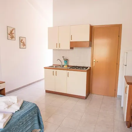 Apartment 200 Meters From The Sea, Wifi, Self Catering *