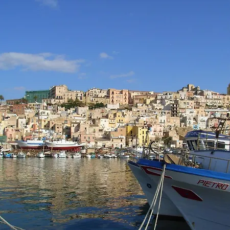 200 Meters From The Sea, Wifi, Self Catering Case San Marco