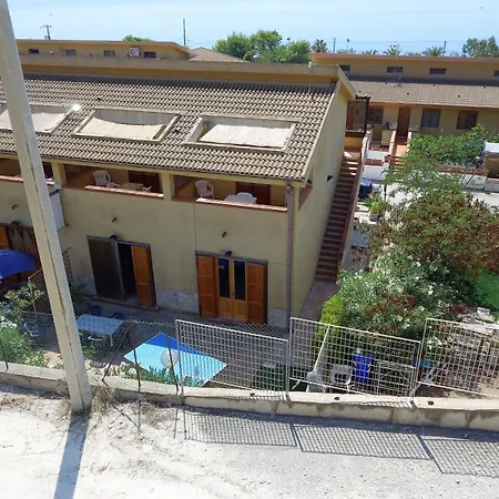 Apartment 200 Meters From The Sea, Wifi, Self Catering