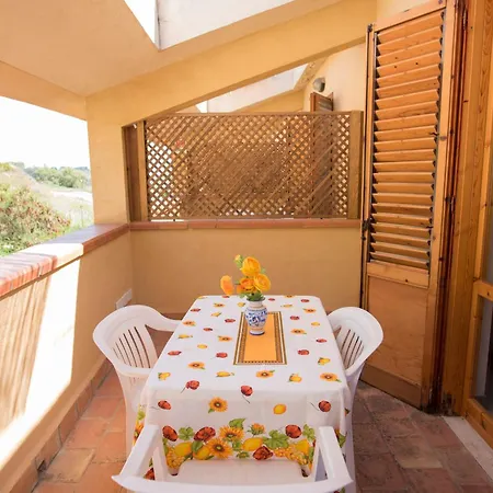 Apartment 200 Meters From The Sea, Wifi, Self Catering