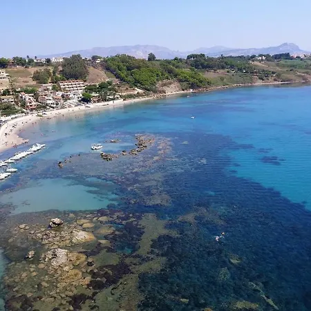 Apartment 200 Meters From The Sea, Wifi, Self Catering *