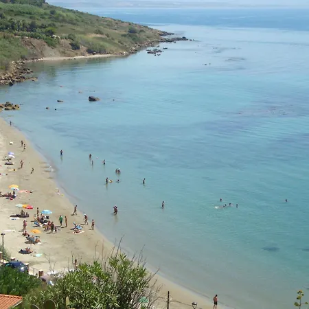 Apartment 200 Meters From The Sea, Wifi, Self Catering
