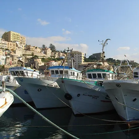 Apartment 200 Meters From The Sea, Wifi, Self Catering